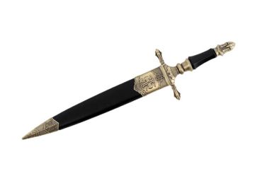 Medieval warrior Knight Protector knight Dagger